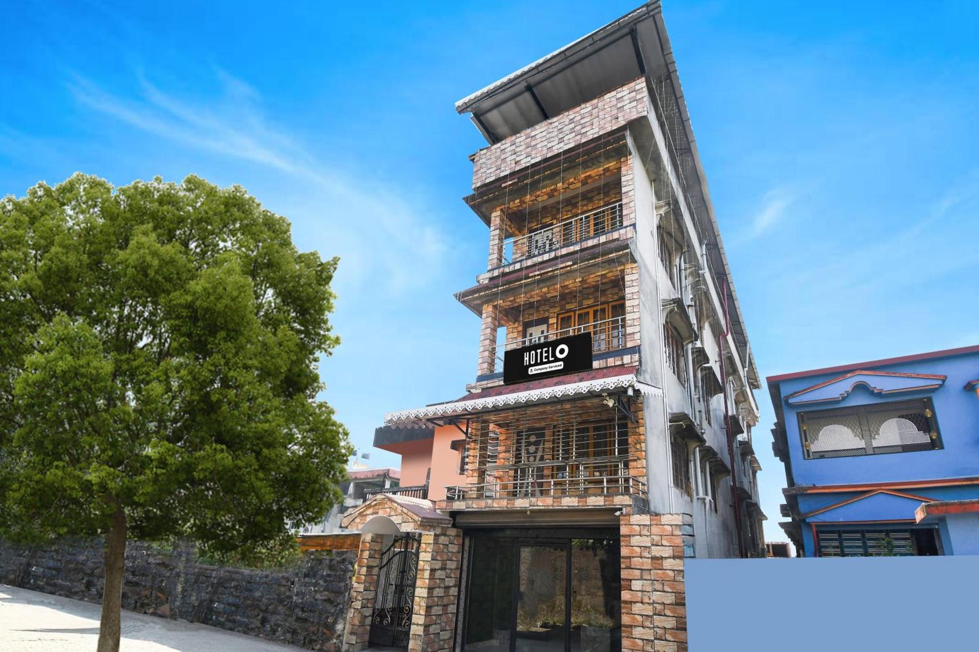 Oyo60656四狐狸套房酒店 Panchanai 外观 照片